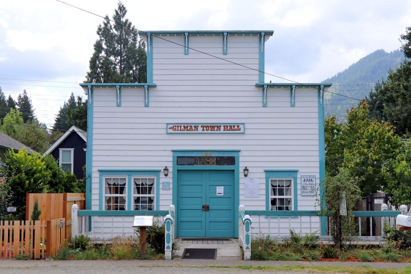 https://historylink.tours/wp-content/uploads/2019/07/Old-Gilman-Town-Hall-Issaquah-History-Museum-August-26-2019-HistoryLink-photo-by-David-Koch-1440x960.jpg